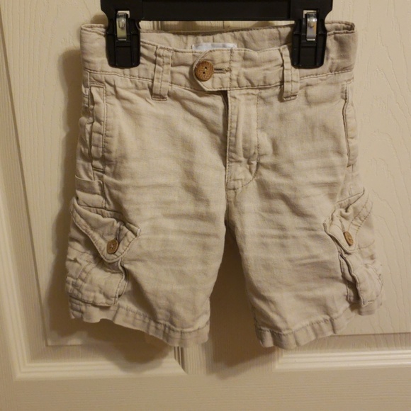 Toddler Gap/Old Navy, linen shorts & button-up top - Picture 2 of 4